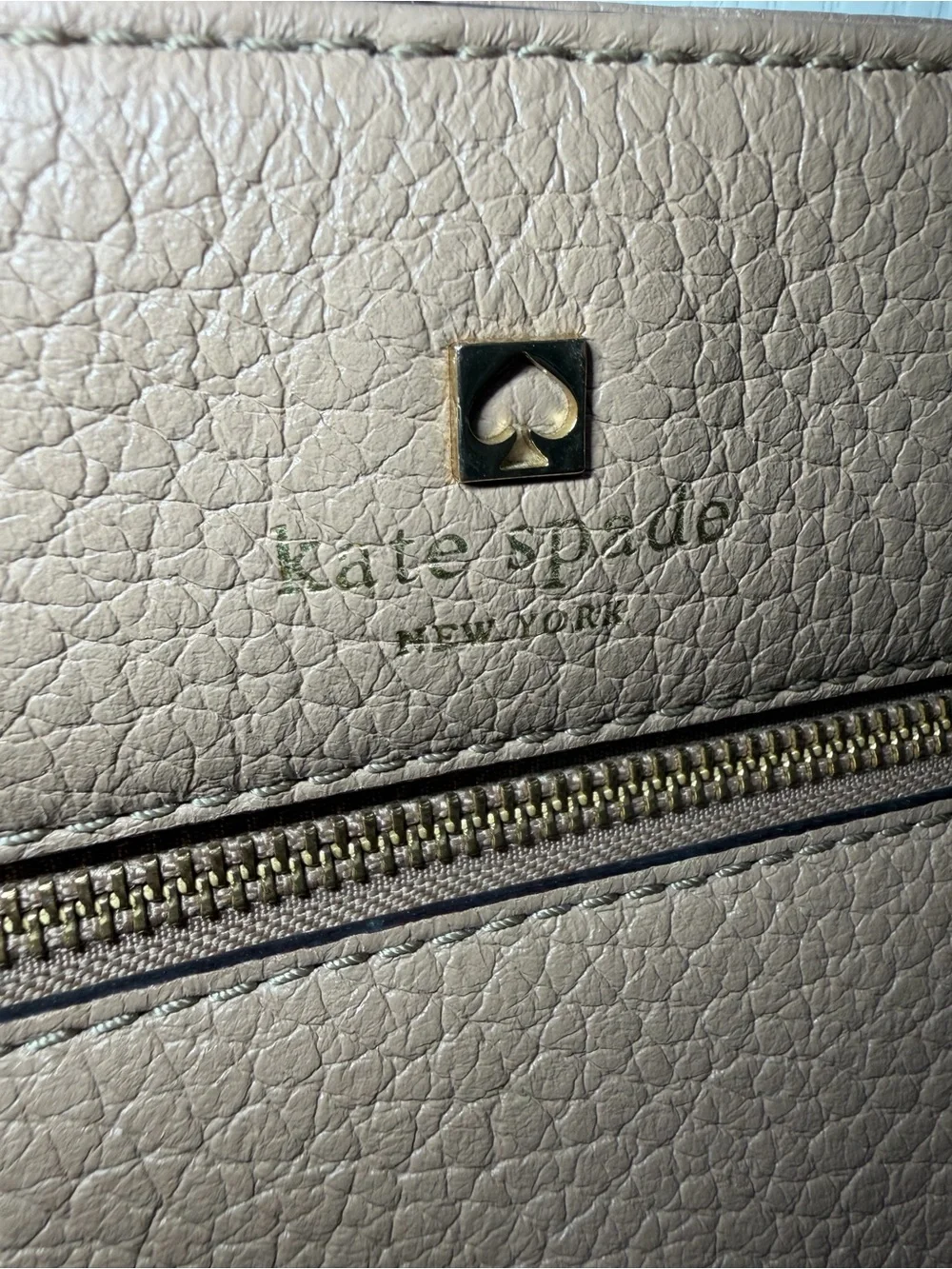 EUC Kate Spade Southport Leather Beige/Black Satchel Tote with Tassel